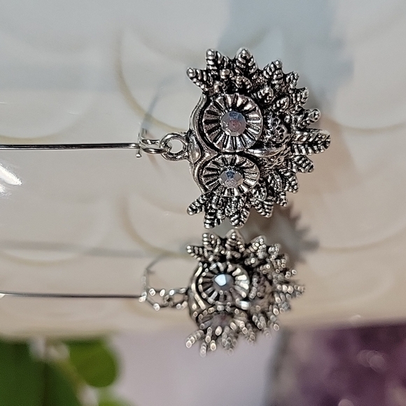 🔥LAST PAIR🔥 Owl Vintage Style Long Drop Earrings - Picture 3 of 6